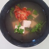 蕎麦湯のキムチ豆腐スープ